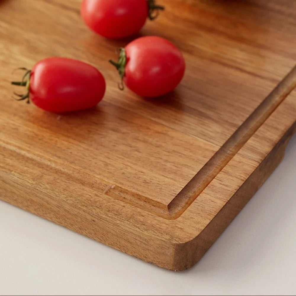 Juice groove on the acacia board